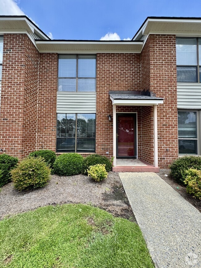 Building Photo - 23 Upton Ct Dr Rental