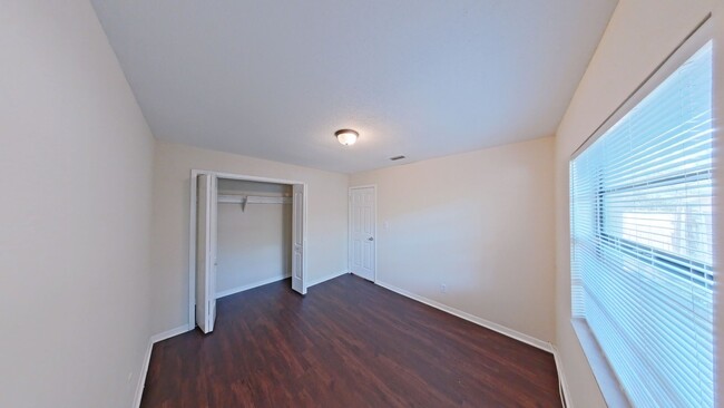 Photo - 921 E Poinsettia Ave Unit B