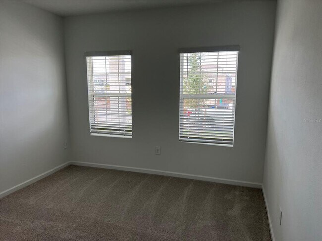 5590 Fiona Ln