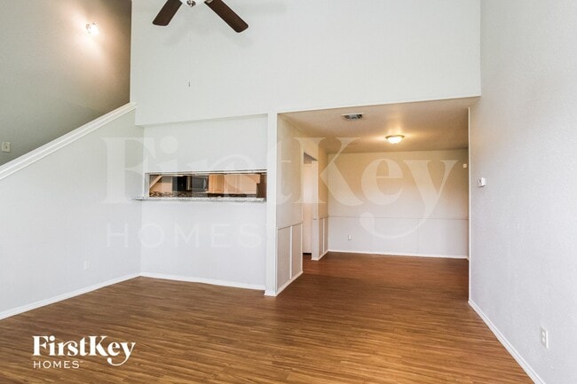 Photo - 5406 Carousel Cir