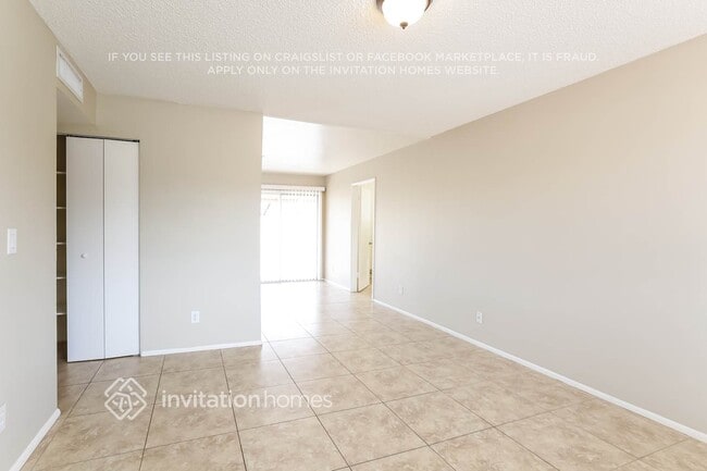 Photo - 7124 W Flower St