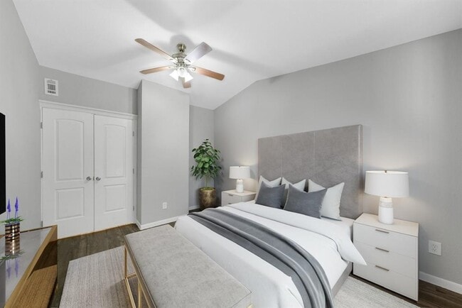 Photo - 2110 Wilcrest Dr Condo Unit 148