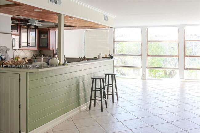 Photo - 2001 Atlantic Shores Blvd Unit 312