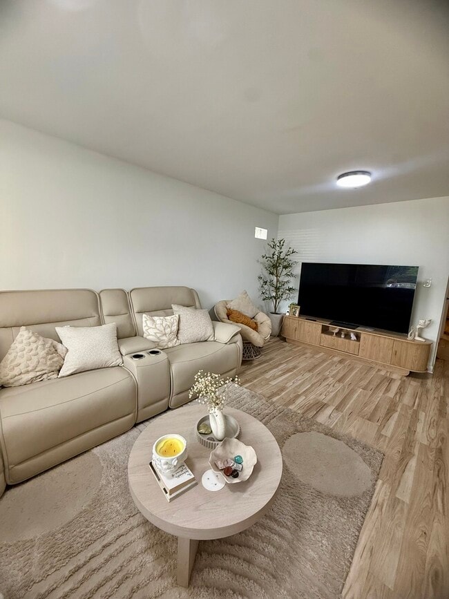 Photo - 2308 Oakton St
