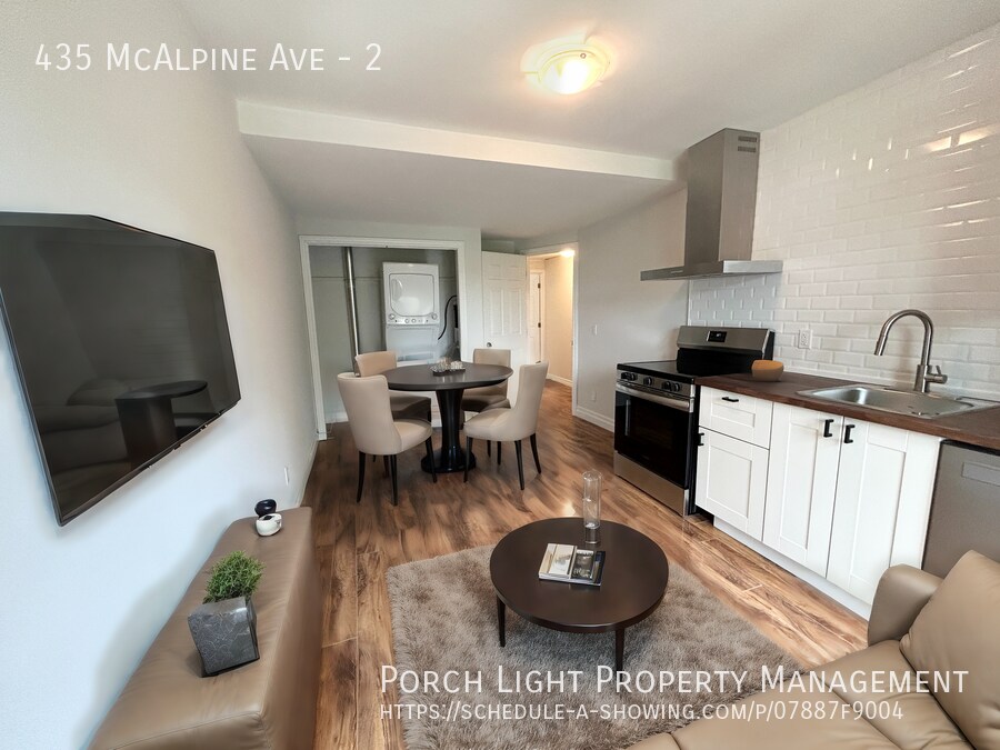 1 Bedroom Plus Den. Brand New Renovations. Private Laundry. - 1 Bedroom Plus Den. Brand New Renovations. Private Laundry. Unit 2