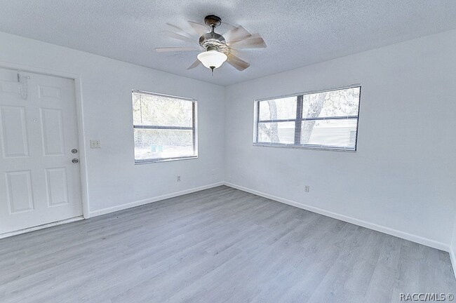 Photo - 512 Long Ave