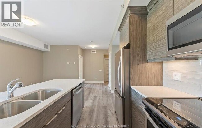 Photo - 955 Ouellette Ave Unité 205