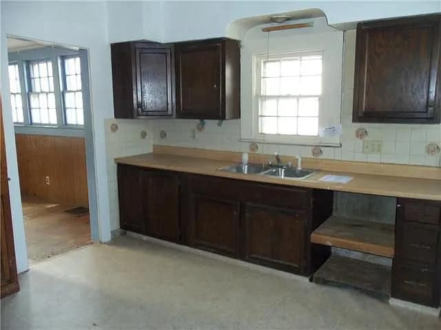 Photo - 1121 E 7th St