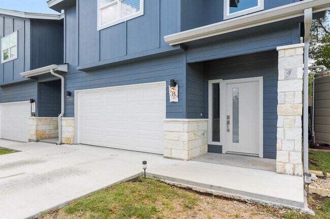 Photo - 24700 Whitney Dr