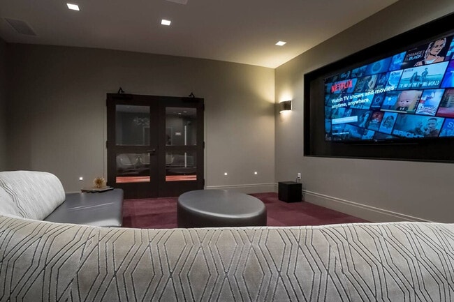 Building Photo - 256 E Main St