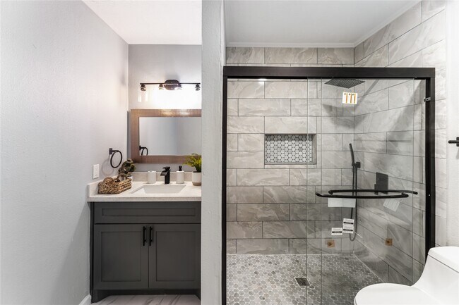 Building Photo - 9425 Fondren Rd