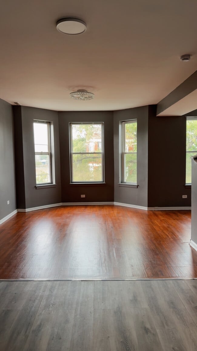 Building Photo - 1619 S Harding Ave Unit 3