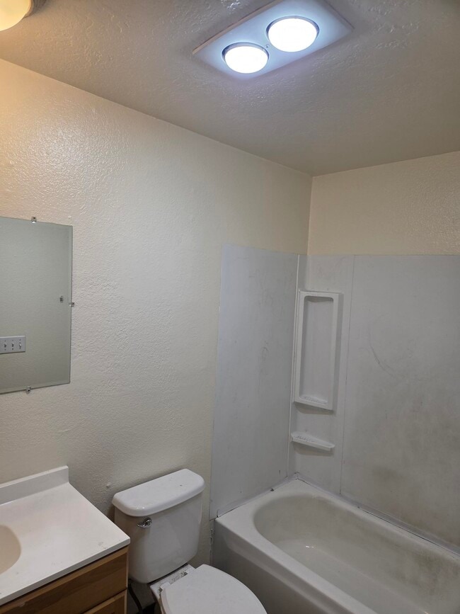 Photo - 1669 Salishan St SE