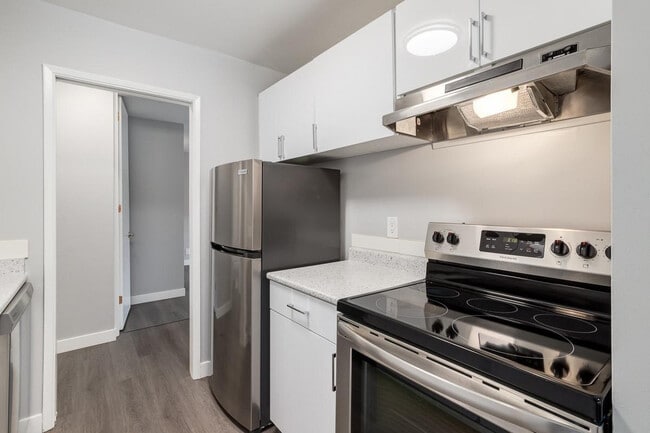 Building Photo - Glenmore Gardens Townhomes & Coach Homes