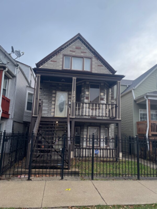 Photo - 2423 N Lawndale Ave Unit 2423 N Lawndale 2nd Fl