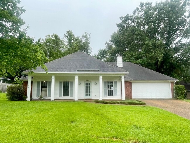 Building Photo - 3/2 For Rent in Madison!