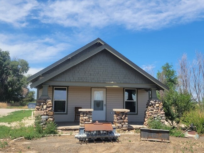 Building Photo - ALL PROSPECTIVE TENANTS MUST SUBMIT A $58 ... Rental