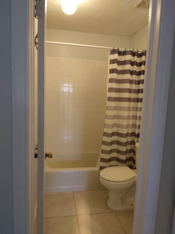 Photo - 1304 NW Lincoln Ave