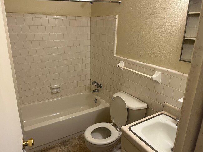 Photo - 2308 Columbia Ct