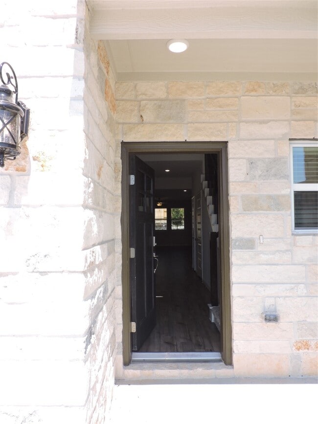 Building Photo - 7219 Cherrybark Oak Dr Rental