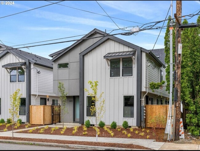 Building Photo - 2373 SE 135th Ave