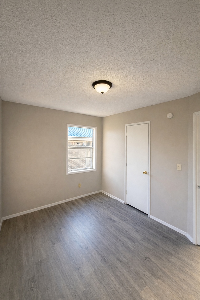 Photo - 1301 19th Pl SW