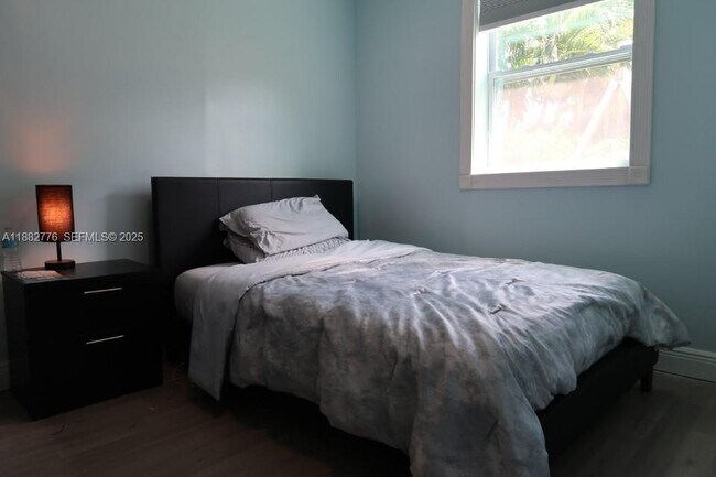 Photo - 1336 NW 38th St Unit 1