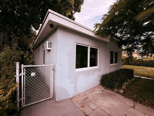 Photo - 545 NE 111th St