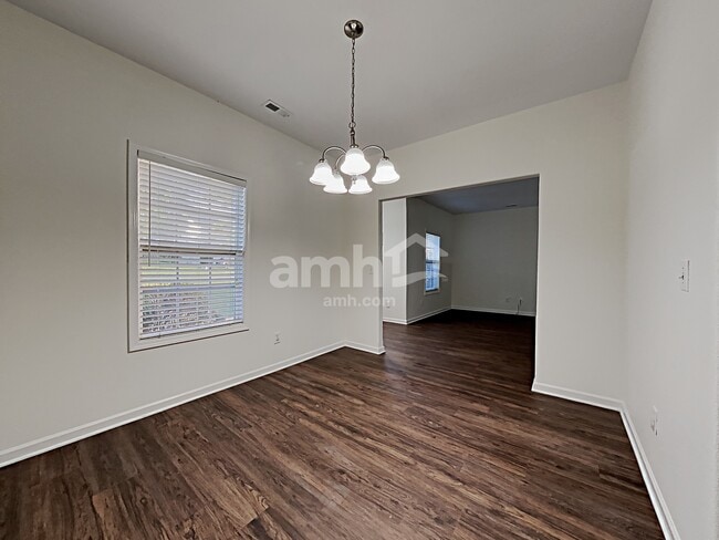 Photo - 149 Sawhorse Dr