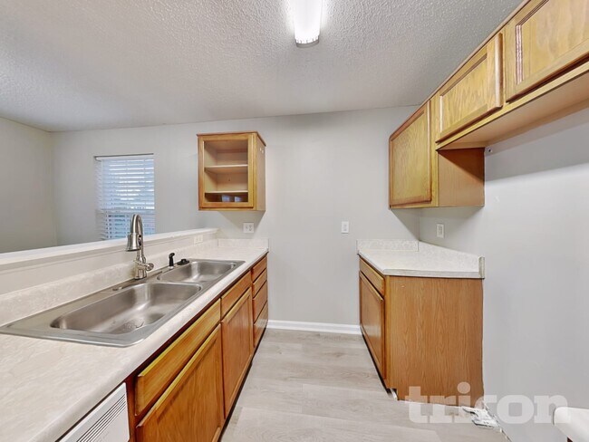 Photo - 3740 Longview Dr