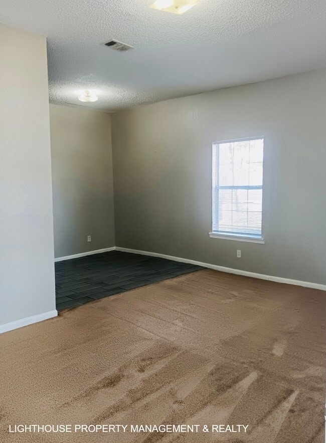 Photo - Spacious 3-Bed, 2-Bath with Covered Front Porch