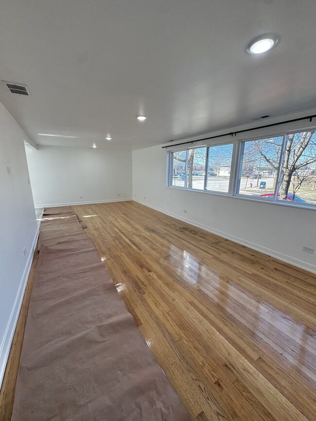 Photo - 4656 W 87th St