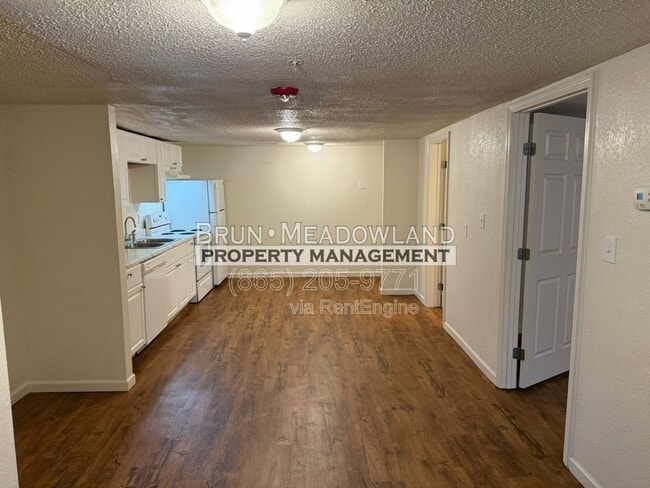 Photo - 502 E Red Bud Rd