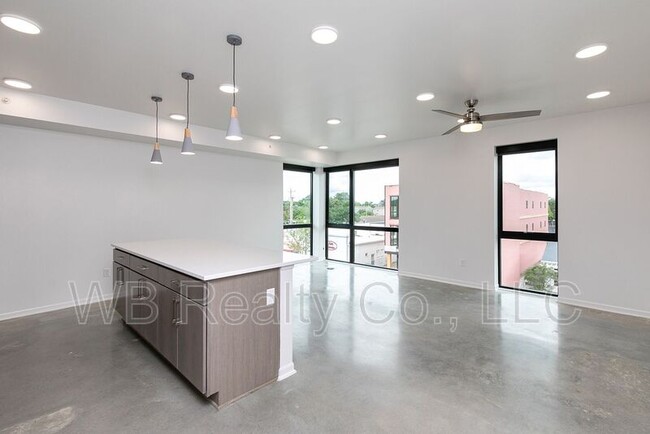 Photo - 315 5th St Condo Unit 301