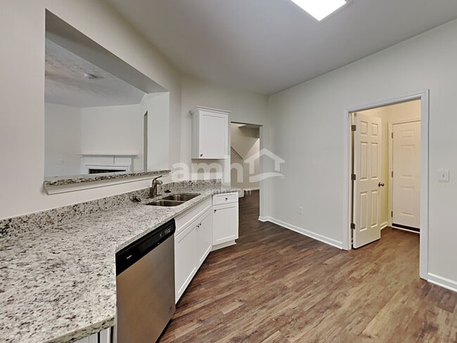 Photo - 4294 Windale Dr NW