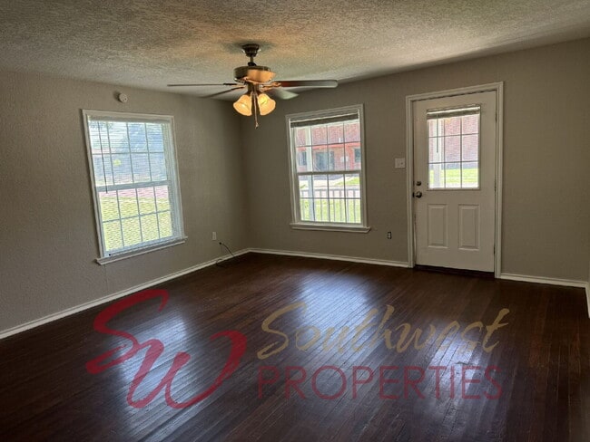 Photo - Spacious, updated 2 bedroom 1 bath with extra office!