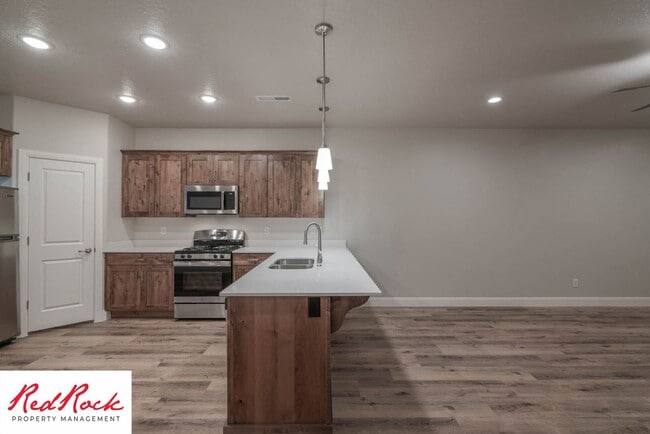 Photo - Welcoming 4 Bedroom Townhome in Hurricane Heights!