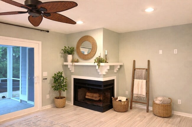 Photo - End Unit Townhome in Central Mount Pleasant - AVAILABLE August 1, 2026!