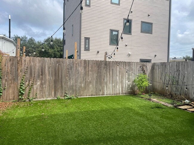 Photo - 1211 Marconi St