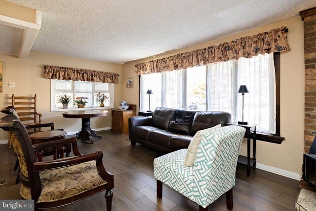 Photo - 46 Roosevelt Ave