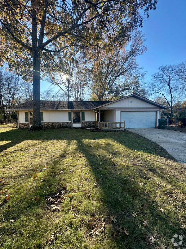 Building Photo - 1900 W Tupelo Dr SE Rental