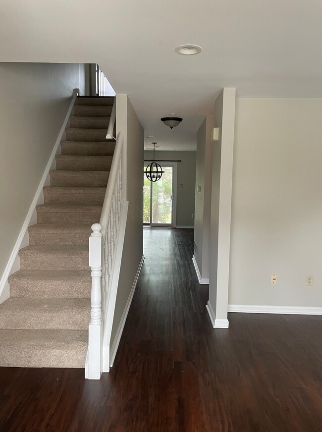 Photo - 696 Metro Ct