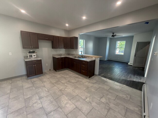 Building Photo - 383 Sayles St