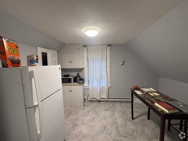 Building Photo - 54 N Main St Rental