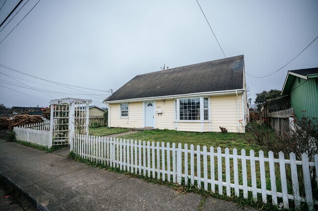 Photo - 3310 G St