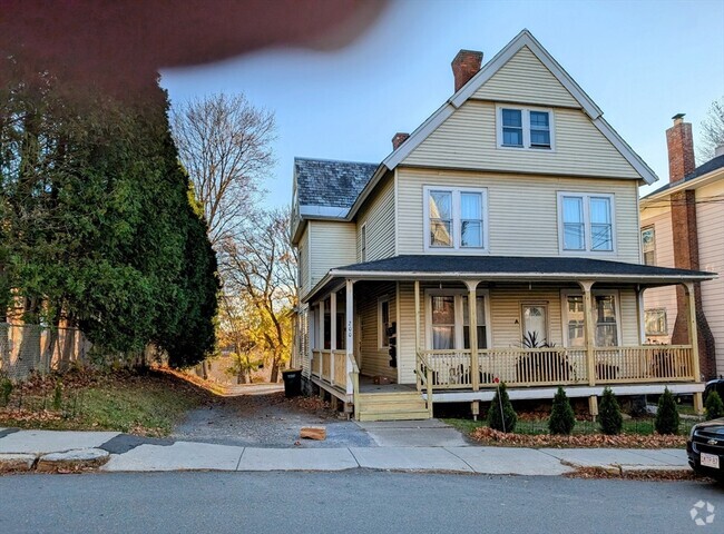 Building Photo - 200 E Main St Unit A Rental