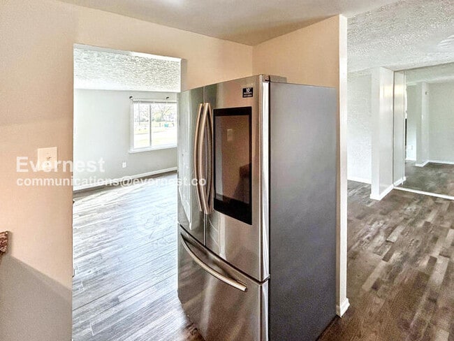 Photo - 6418 McLean St