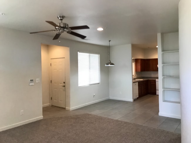 Photo - 3705 Lafayette Dr NE Unidad 1