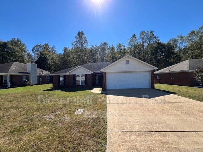 Building Photo - 14 Brentwood Dr