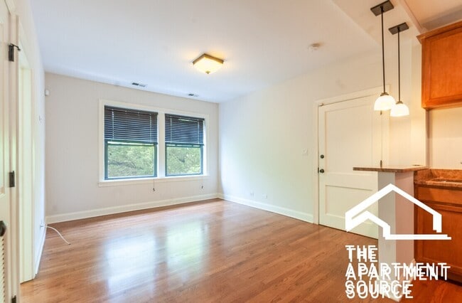 Photo - 3433 N Lakewood Ave Unit 2